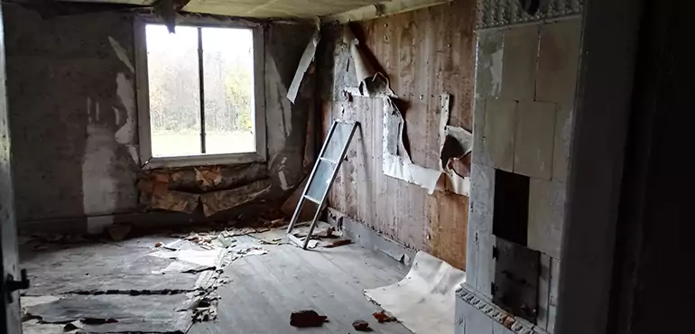 Why Selling a Distressed House Through Traditional Methods Fails in Wyoming